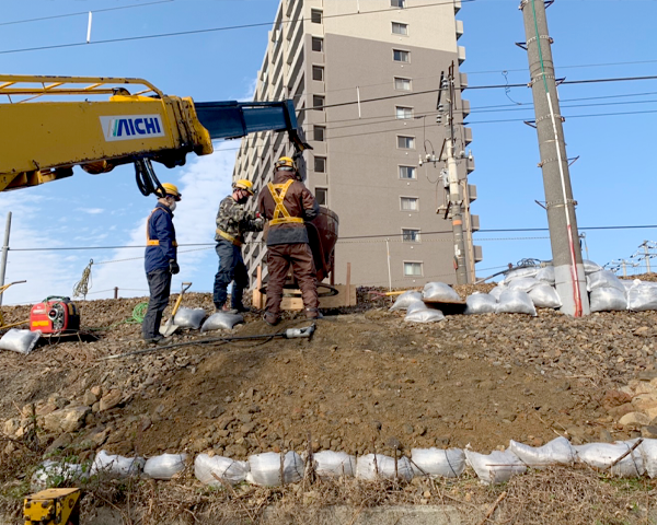 建柱工事